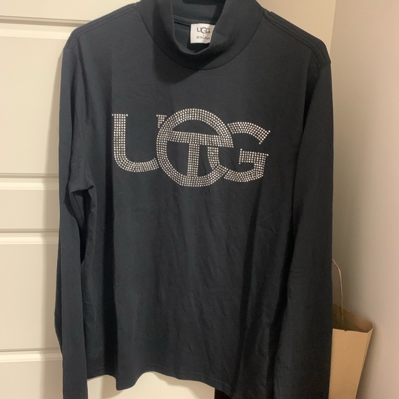 Ugg+Telfar collab turtle neck Worth over 150$ - Picture 4 of 6